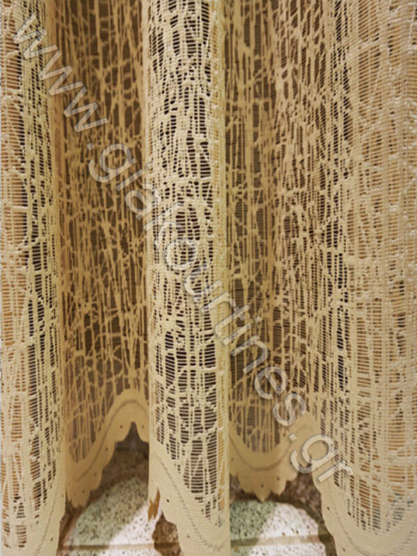 ΚΟΥΡΤΙΝΑ ΔΑΝΤΕΛΑ ΜΠΕΖ, ΑΤΣΑΛΑΚΩΤΗ ΜΕ ΦΙΣΤΟΝΙ