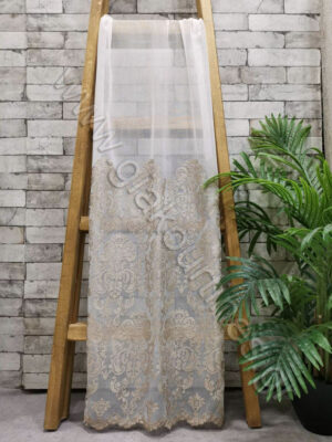 ΚΟΥΡΤΙΝΑ ΦΛΑΜΑ ΠΟΛΥΤΕΛΕΙΑΣ, ΜΠΑΡΟΚ ΚΕΝΤΗΜΑ