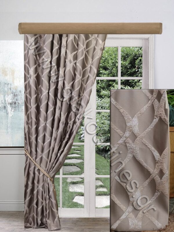 ΚΟΥΡΤΙΝΑ ΕΤΟΙΜΗ, ΖΑΚΑΡ ΠΟΛΥΤΕΛΕΙΑΣ ΓΚΡΕΖ ΓΚΡΙ ΚΑΙ ΜΠΕΖ