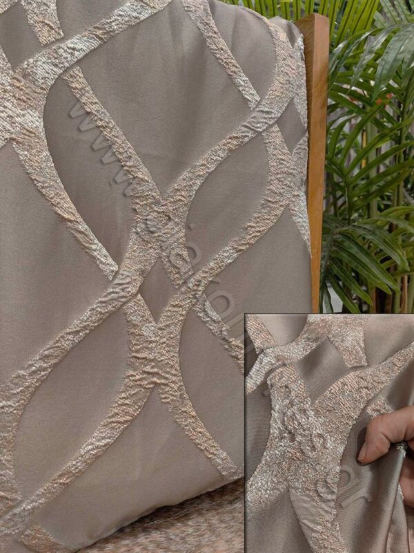 ΚΟΥΡΤΙΝΑ ΜΕ ΤΟ ΜΕΤΡΟ, ΓΚΡΕΖ ΜΕ ΜΠΕΖ ΚΑΙ ΓΚΡΙ